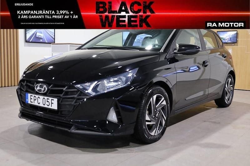 Svart Begagnad 2022 Hyundai i20 Essential Halvkombi | 149 900 kr (Marknadspris) - Bild 1/3