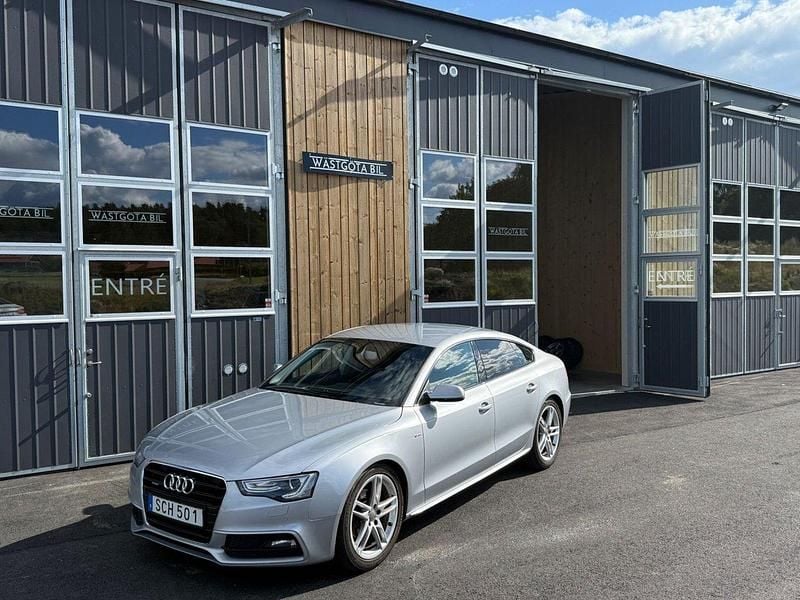 Silver Begagnad 2015 Audi A5 Sportback Sport Halvkombi | 189 900 kr (Dyr) - Bild 1/4