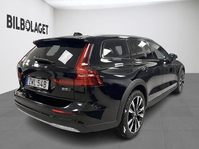 Begagnad Volvo V60 CC Plus 253 HK (186 kW) 2024 Svart Kombi