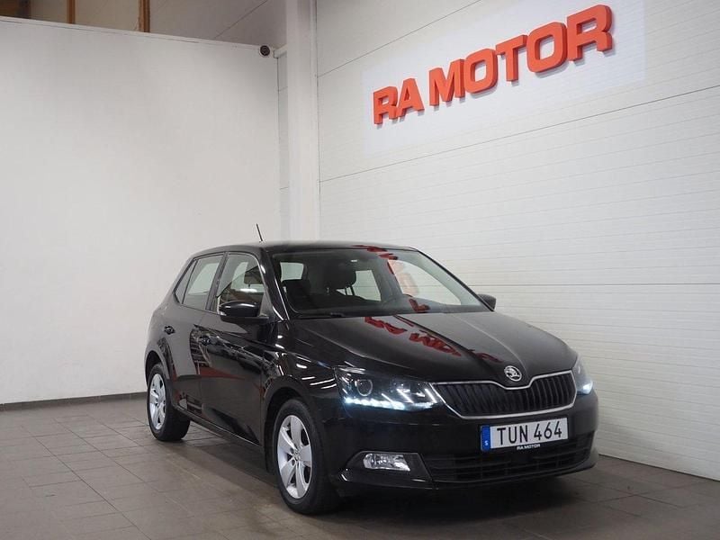 Svart Begagnad 2016 Skoda Fabia Style Halvkombi | 84 900 kr (Marknadspris) - Bild 1/3