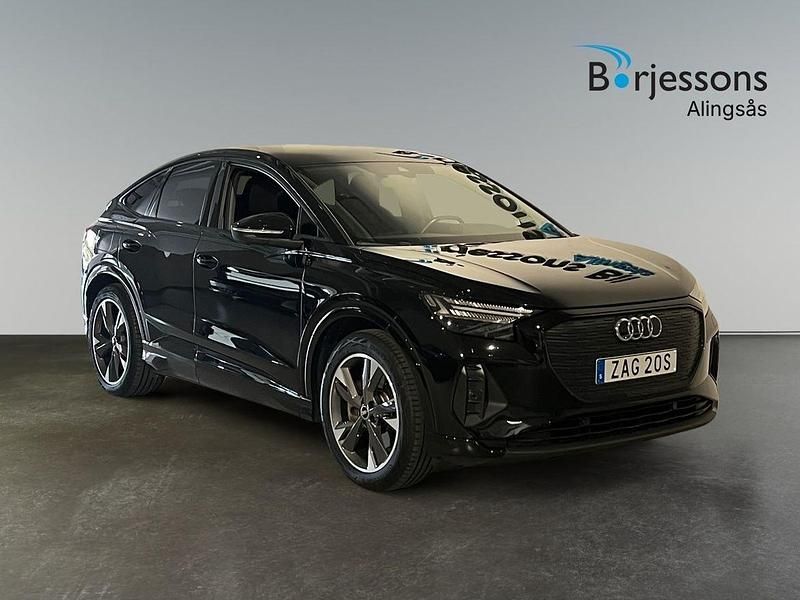 Svart Begagnad 2022 Audi Q4 Sportback e-tron Proline SUV | 389 900 kr - Bild 1/4