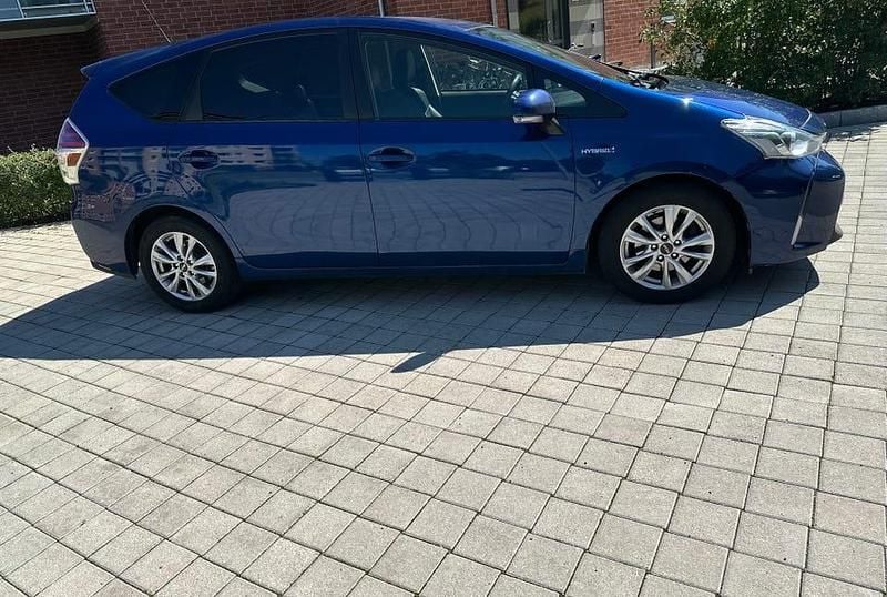 Begagnad 2015 Toyota Prius+ Minibuss | 87 900 kr (Superpris) - Bild 1/4