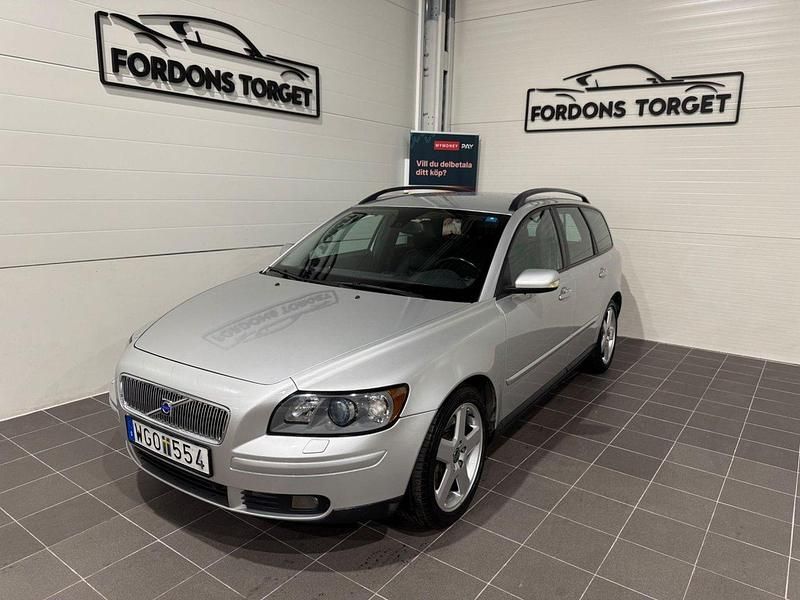 Ljusgrå (grå) Begagnad 2005 Volvo V50 Summum Kombi | 49 900 kr (Lite dyr) - Bild 1/4