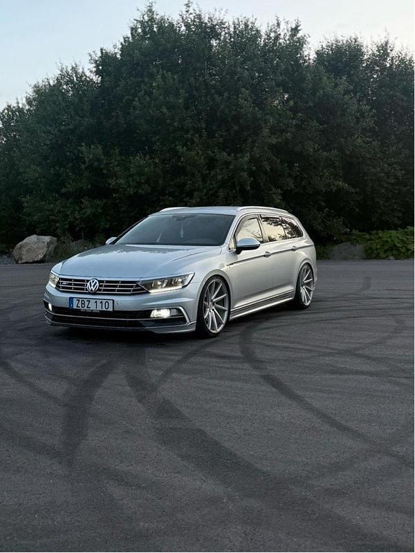 Silver Begagnad 2018 VW Passat Kombi | 184 900 kr (Dyr) - Bild 1/4