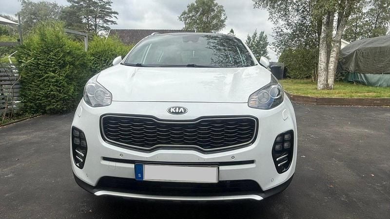 Vit Begagnad 2016 Kia Sportage GT-Line SUV | 154 000 kr (Marknadspris) - Bild 1/4