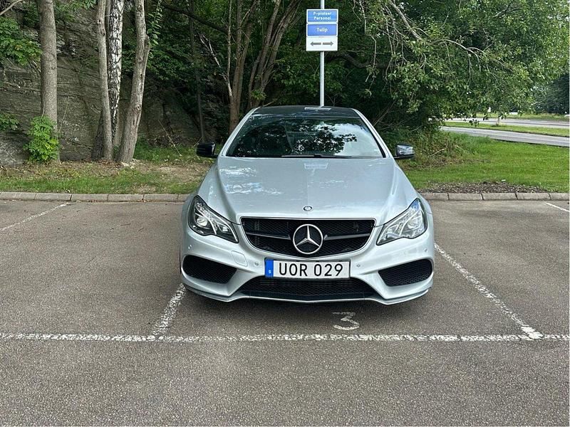 Silver Begagnad 2015 Mercedes E250 AMG Sportkupé | 183 000 kr (Lite dyr) - Bild 1/4