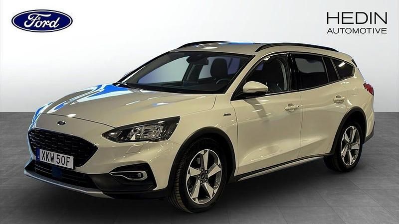 Beige Begagnad 2021 Ford Focus Active Kombi | 184 900 kr (Marknadspris) - Bild 1/4