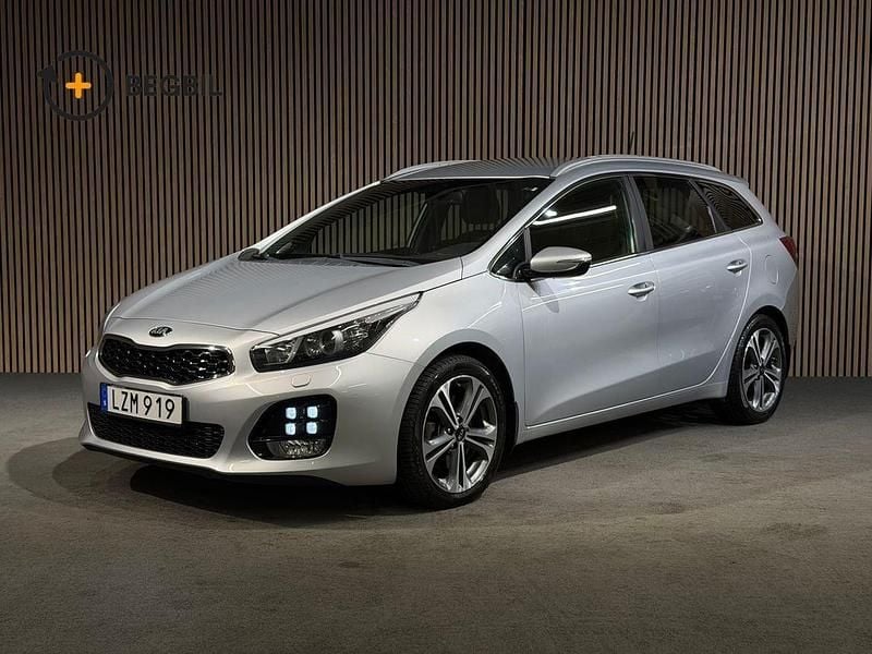 Grå Begagnad 2016 Kia Ceed Sportswagon GT-Line Kombi | 138 400 kr (Marknadspris) - Bild 1/4