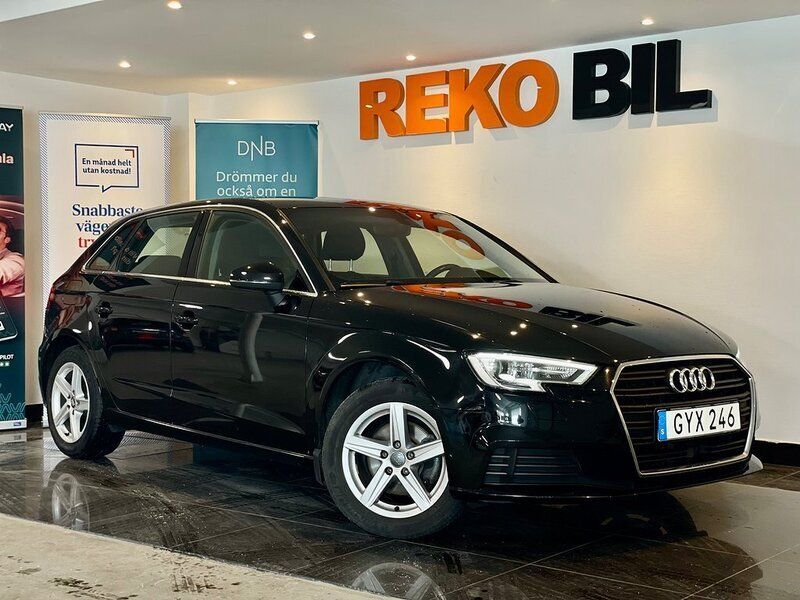Svart Begagnad 2017 Audi A3 Sportback Proline Halvkombi | 184 900 kr (Lite dyr) - Bild 1/4