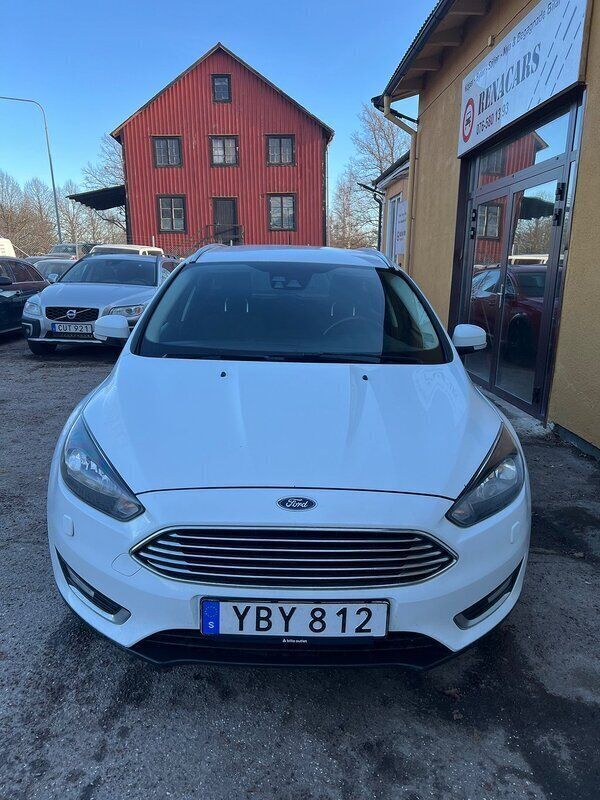 Begagnad Ford Focus 120 HK (88 kW) 2016 Vit Kombi