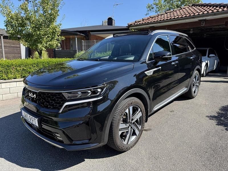 Svart Begagnad 2023 Kia Sorento 2 SUV | 519 000 kr (Lite dyr) - Bild 1/4