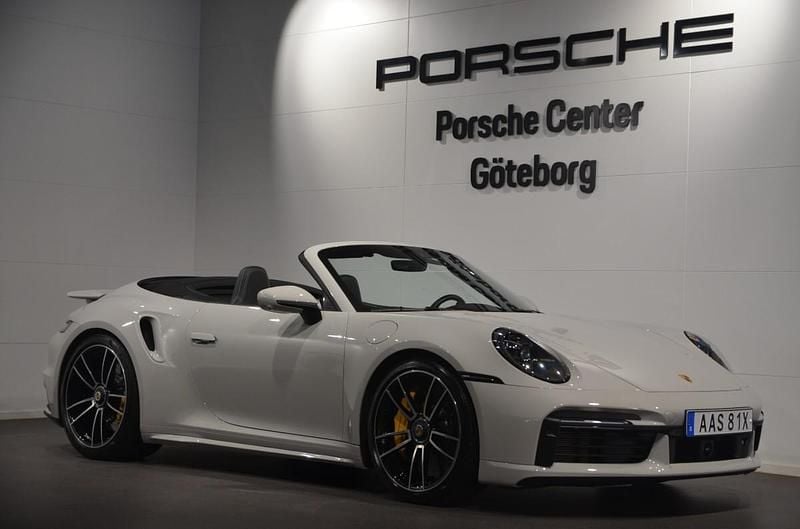Flerfärgad (grey) Begagnad 2023 Porsche 911 Turbo S Cabriolet Cab | 2 799 000 kr - Bild 1/4
