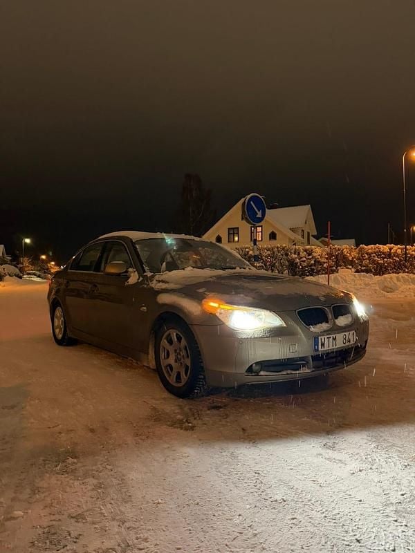 Begagnad 2005 BMW 523 Sedan | 28 500 kr (Bra pris) - Bild 1/4