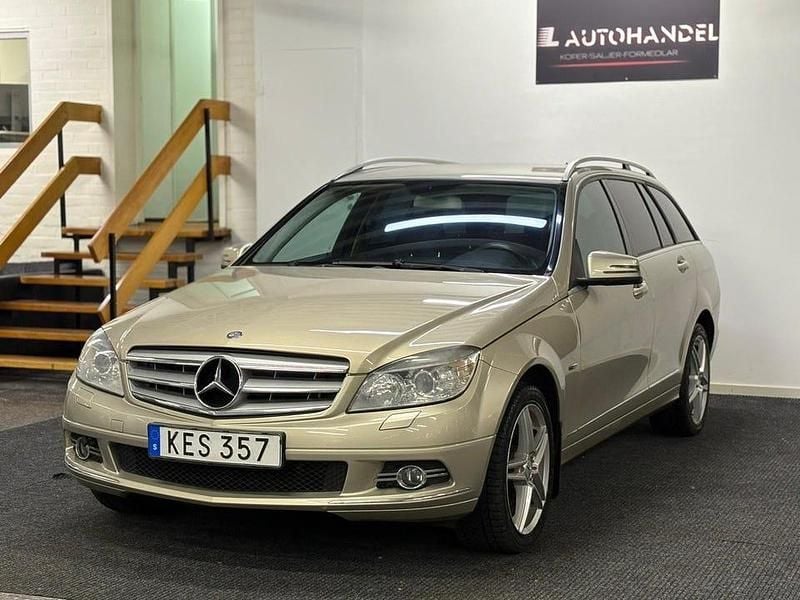 Ljusbrun Begagnad 2009 Mercedes C180 Kombi | 74 900 kr (Marknadspris) - Bild 1/4