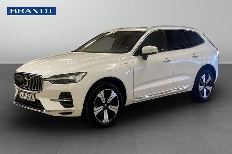 Vit Begagnad 2023 Volvo XC60 Plus SUV | 499 900 kr (Marknadspris) - Bild 1/3