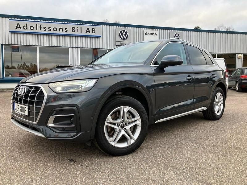 Grå Begagnad 2024 Audi Q5 Advanced SUV | 484 000 kr (Marknadspris) - Bild 1/4