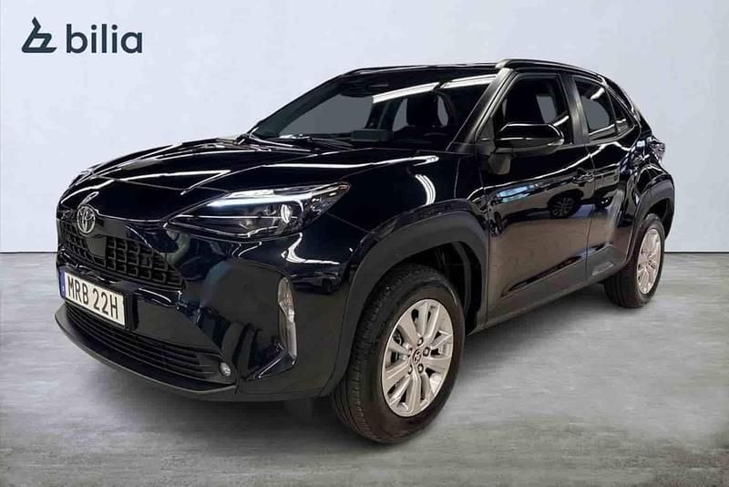 Svart Begagnad 2025 Toyota Yaris Cross Active SUV | 285 900 kr (Bra pris) - Bild 1/1