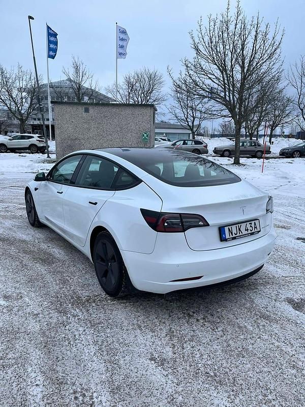 Begagnad Tesla Model 3 Long Range AWD 323 kW (440 HK) 2021 Sedan