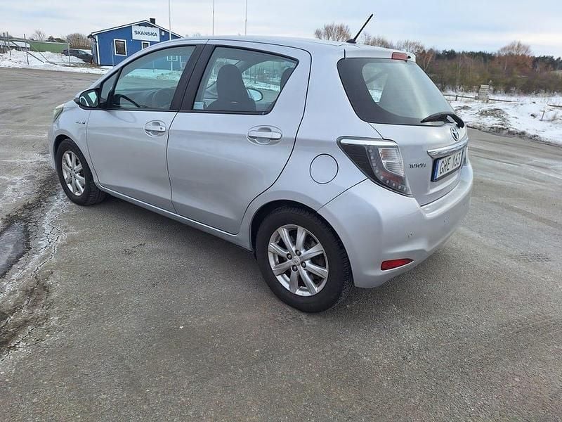 Begagnad Toyota Yaris Hybrid 2014