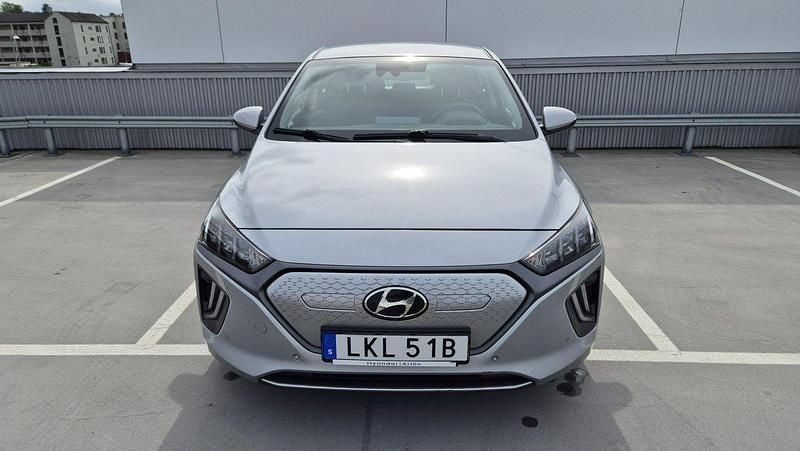 Begagnad 2020 Hyundai Ioniq Premium Halvkombi | 183 000 kr (Marknadspris) - Bild 1/4