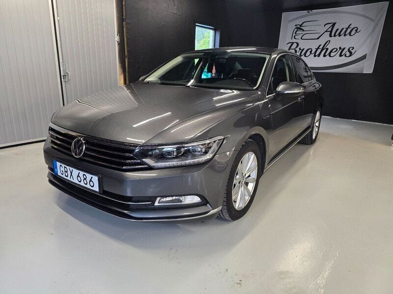 Grå Begagnad 2015 VW Passat GT Sedan | 148 000 kr (Bra pris) - Bild 1/4