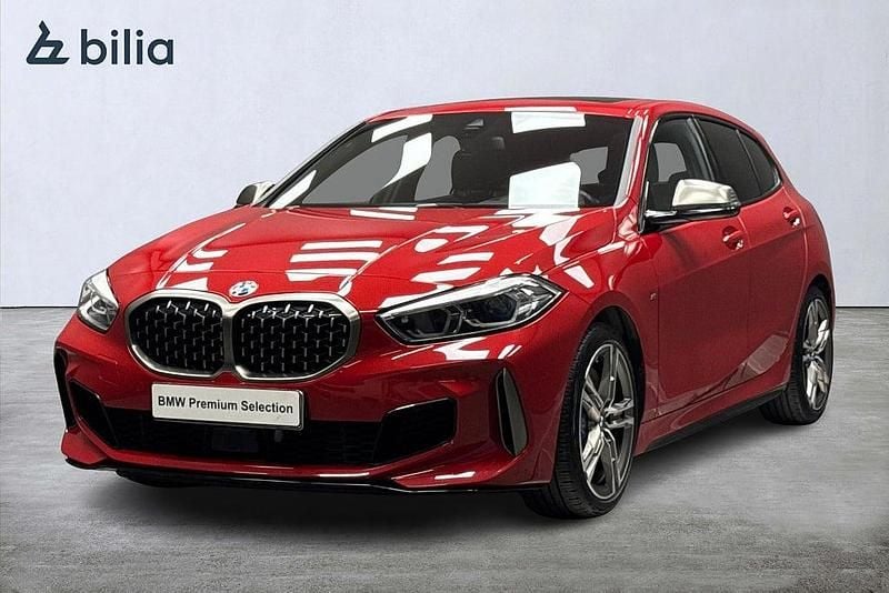 Begagnad BMW M135 306 HK (225 kW) 2019 Röd Halvkombi