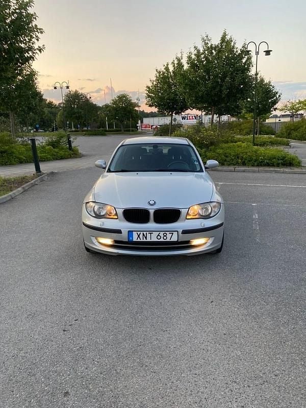Begagnad 2007 BMW 116 Halvkombi | 35 000 kr (Marknadspris) - Bild 1/4