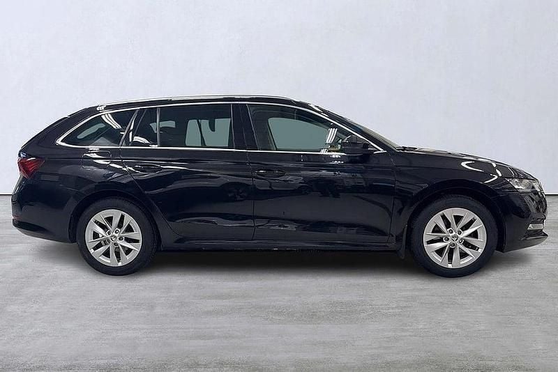 Begagnad Skoda Octavia 112 HK (82 kW) 2022 Svart Kombi