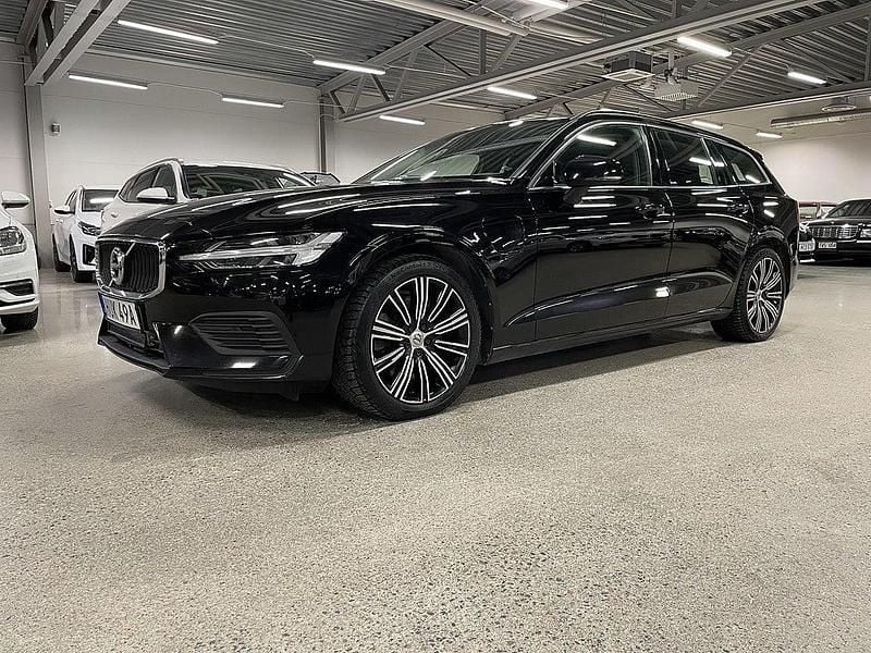 Svart Begagnad 2020 Volvo V60 Momentum Kombi | 259 900 kr (Bra pris) - Bild 1/4