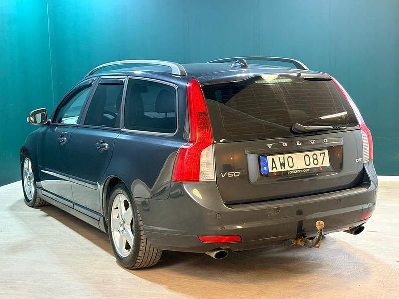 Begagnad Volvo V50 Momentum 180 HK (132 kW) 2009 Grå Kombi