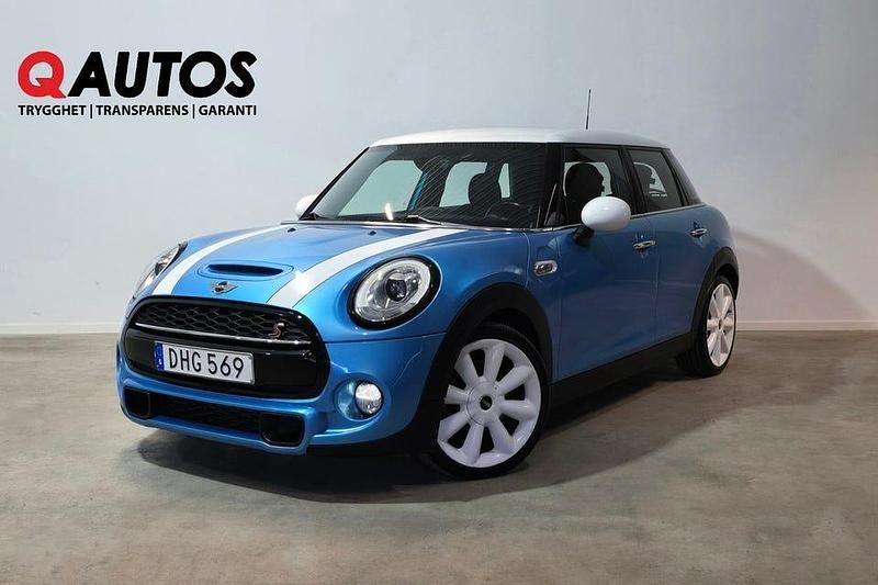Blå Begagnad 2017 Mini Cooper S Chili Halvkombi | 159 800 kr (Marknadspris) - Bild 1/3