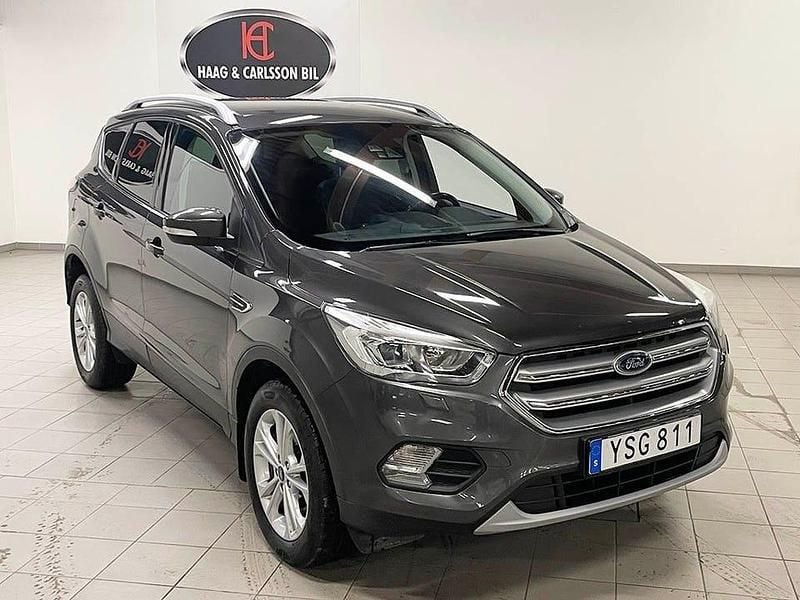 Begagnad Ford Kuga Titanium 150 HK (110 kW) 2018 Grå SUV