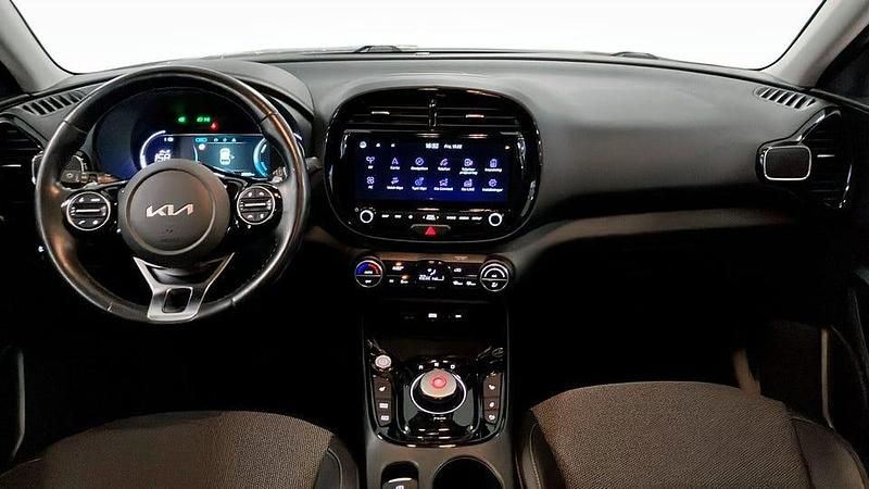 Begagnad Kia Soul EV Advance 150 kW (204 HK) 2023 Vit SUV