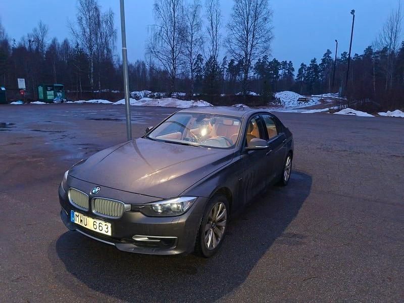 Begagnad 2012 BMW 320 Sedan | 150 000 kr (Marknadspris) - Bild 1/4