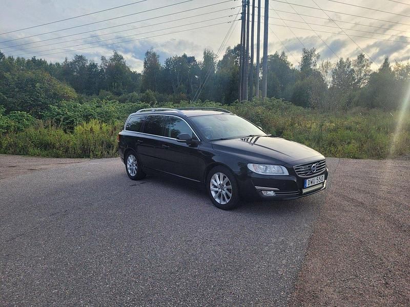 Svart Begagnad 2015 Volvo V70 Summum Kombi | 130 000 kr (Marknadspris) - Bild 1/4