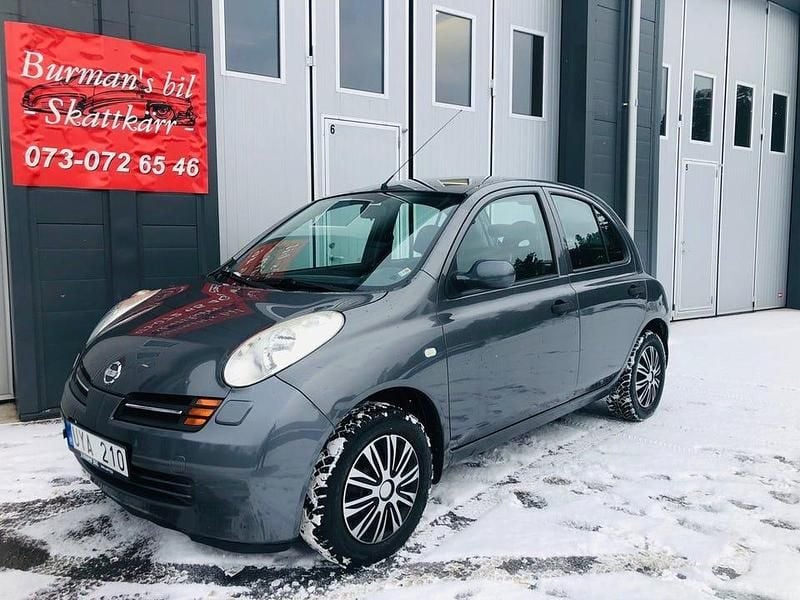 Grå Begagnad 2004 Nissan Micra | 21 500 kr (Marknadspris) - Bild 1/4