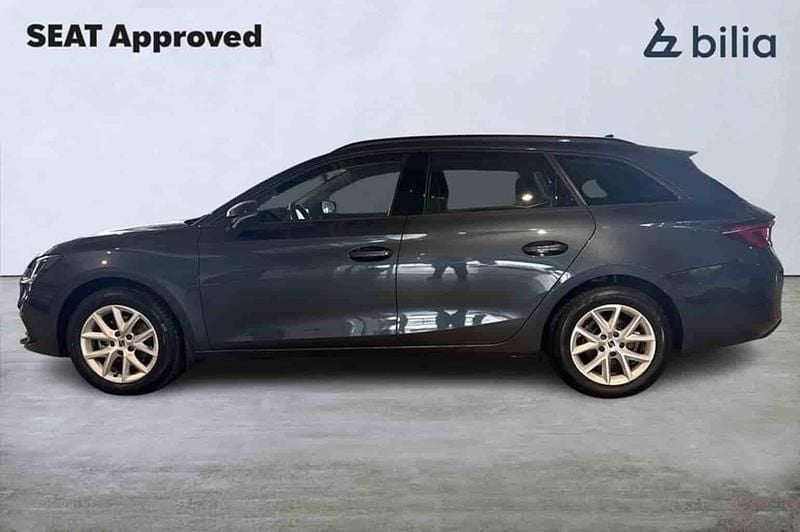 Grå Begagnad 2024 Seat Leon Kombi | 239 900 kr - Bild 1/1