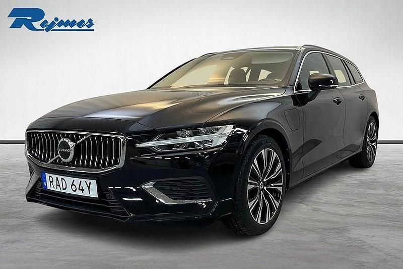 Svart Begagnad 2022 Volvo V60 Core Kombi | 379 900 kr (Marknadspris) - Bild 1/4