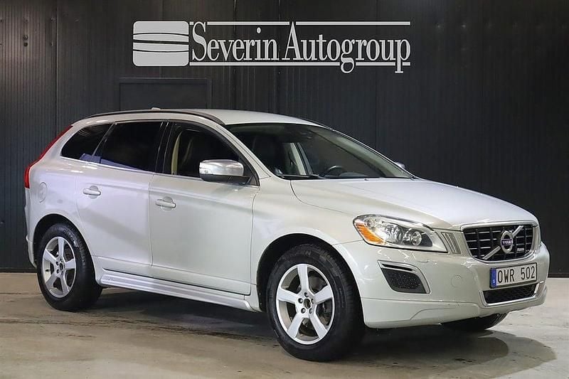 Begagnad Volvo XC60 R-Design 163 HK (119 kW) 2011 Vit SUV