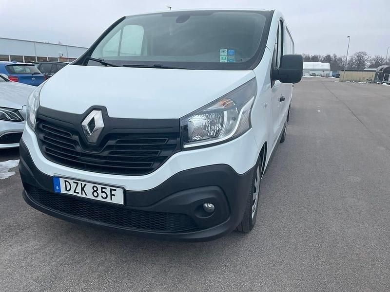 Vit Begagnad 2019 Renault Trafic Minibuss | 219 000 kr (Lite dyr) - Bild 1/2
