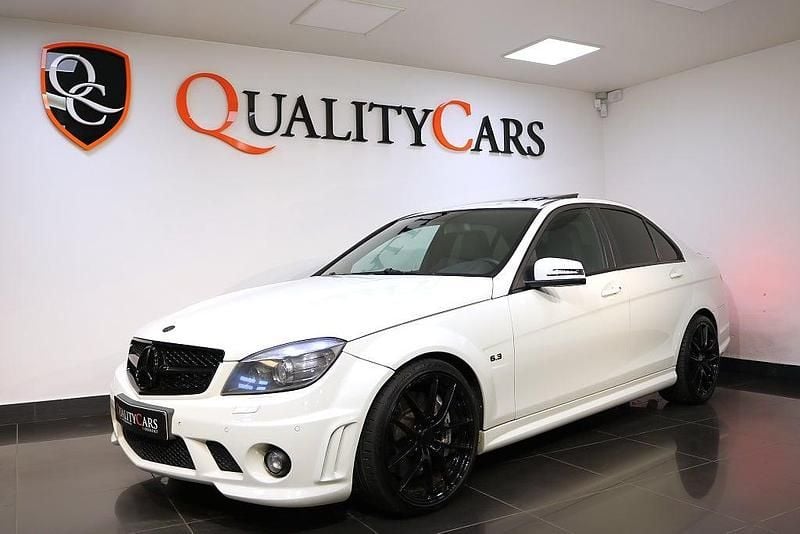 Vit Begagnad 2011 Mercedes C63 AMG AMG Sedan | 329 000 kr (Superpris) - Bild 1/4