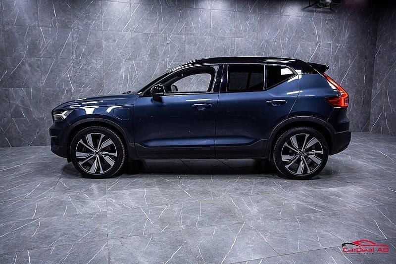 Begagnad Volvo XC40 R-Design 129 HK (94 kW) 2022 Mörkblå SUV