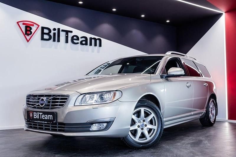 Begagnad Volvo V70 Standard 150 HK (110 kW) 2016 Ljusbrun Kombi