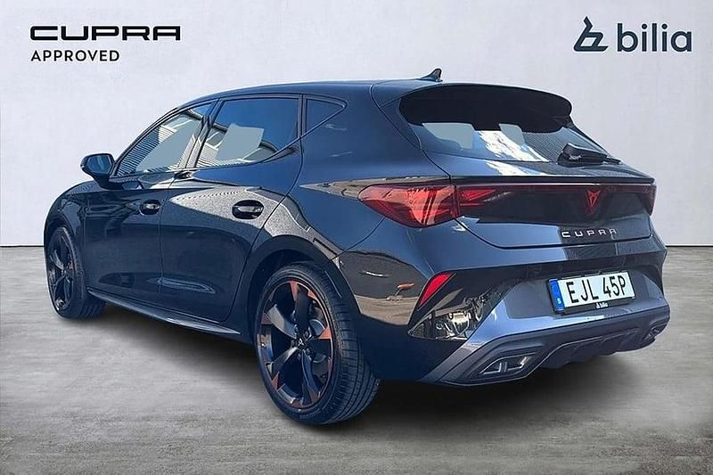 Ny Cupra Leon 150 HK (110 kW) 2025 Svart (midnight black metallic) Kombi