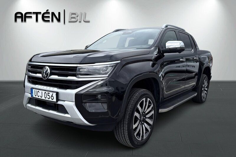 Svart (blå) Begagnad 2023 VW Amarok Aventura Pickup | 719 800 kr (Marknadspris) - Bild 1/3
