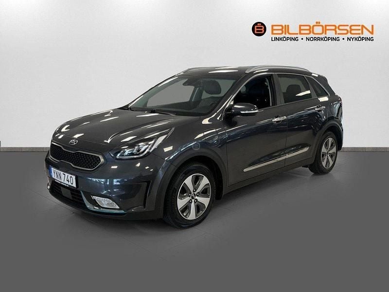 Grå Begagnad 2018 Kia Niro 2 SUV | 179 900 kr (Marknadspris) - Bild 1/4