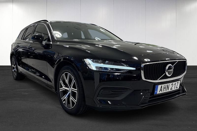 Begagnad Volvo V60 Core 197 HK (144 kW) 2022 Svart Kombi