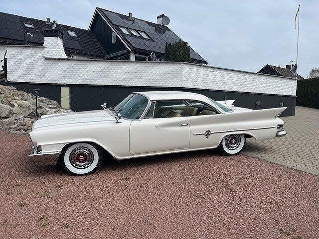 Vit Begagnad 1961 Chrysler 300 | 575 000 kr - Bild 1/4