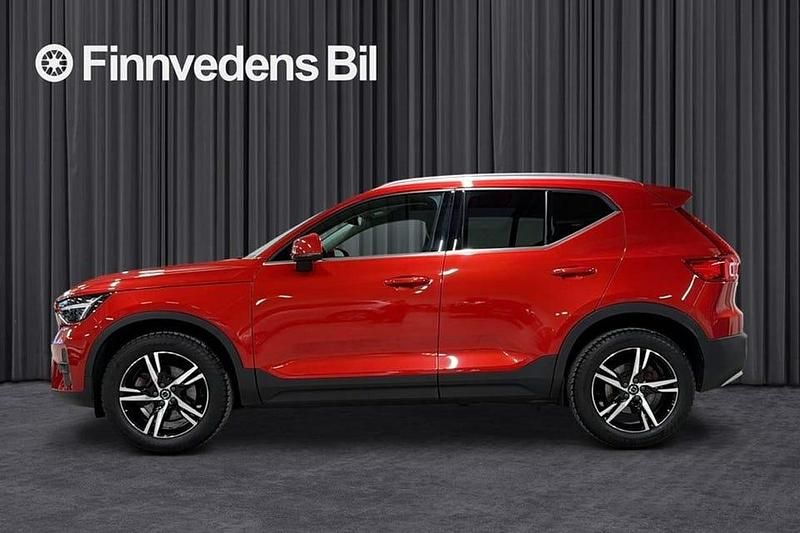 Begagnad Volvo XC40 Plus 165 HK (121 kW) 2023 Röd SUV