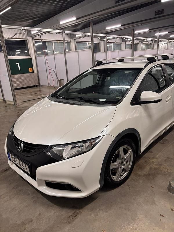 Begagnad 2014 Honda Civic Kombi | 85 000 kr (Marknadspris) - Bild 1/4